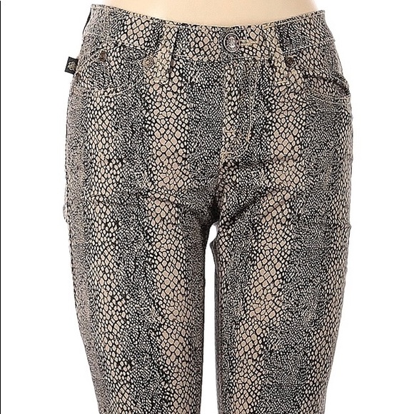 Rock & Republic Snakeskin Jeans - Picture 3 of 8